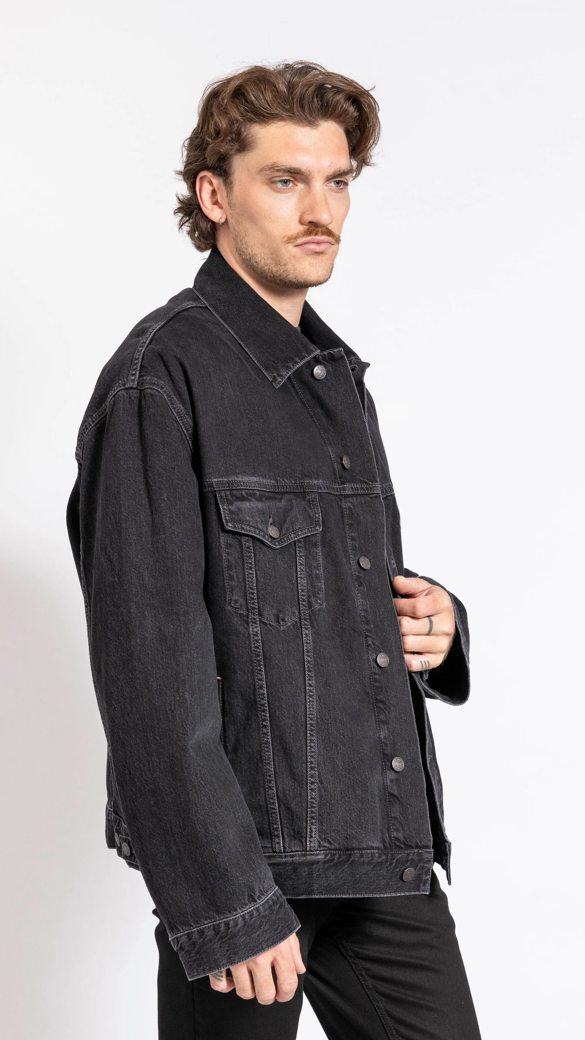 ACNE STUDIOS BLACK LOOSE DENIM JACKET