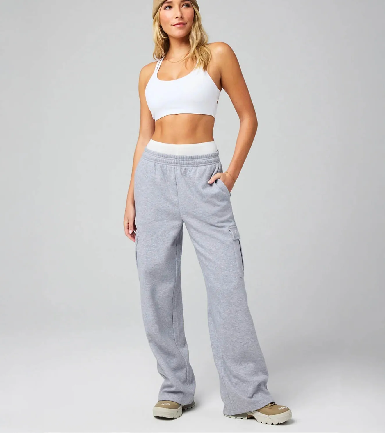 Women's Cozy Fleece Wide Leg Cargo Sweatpant