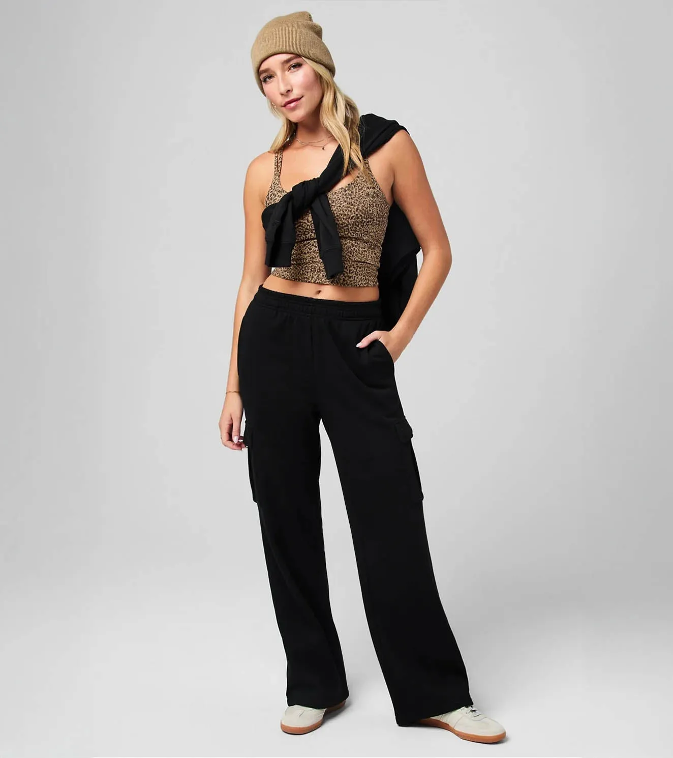 Women's Cozy Fleece Wide Leg Cargo Sweatpant